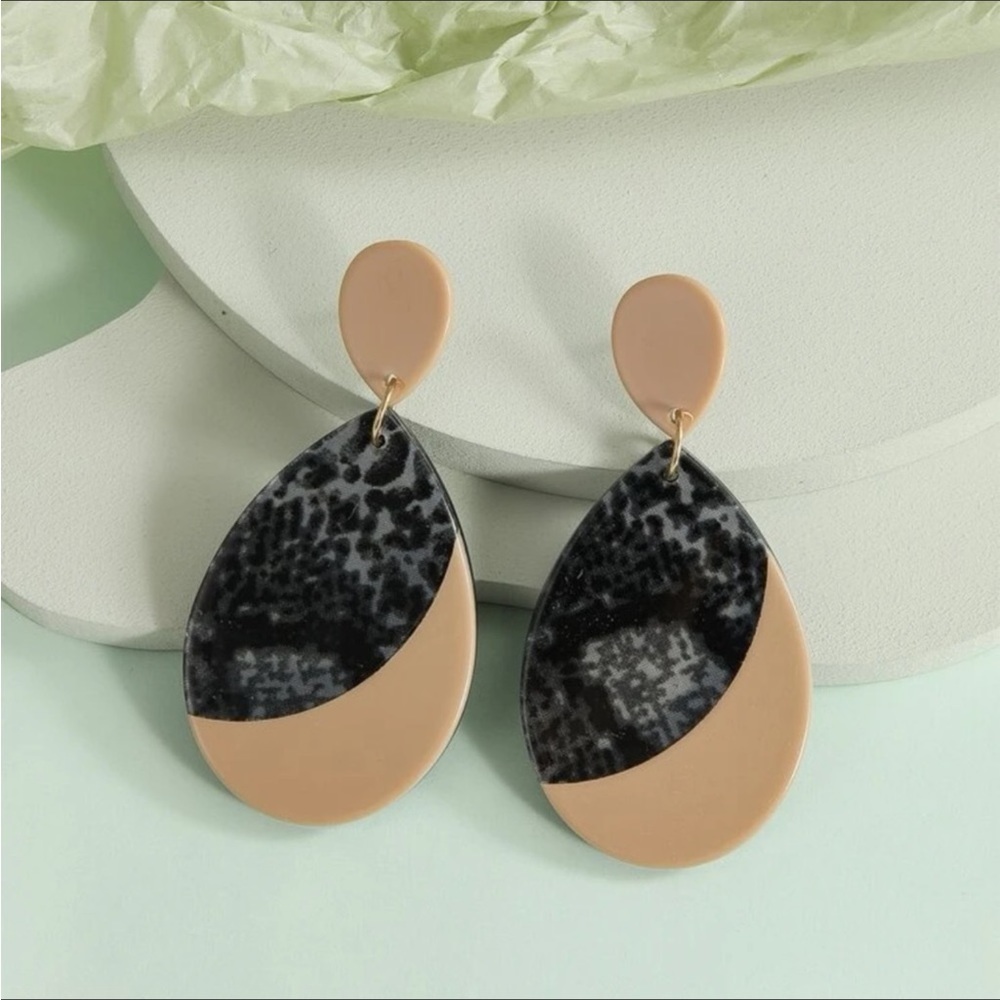 Modern Chic Marbled Drop Hoop Earrings
